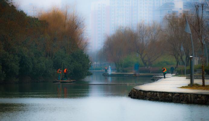 美麗城市的守護者  -  一組河道清潔工人亮麗的身影 ??