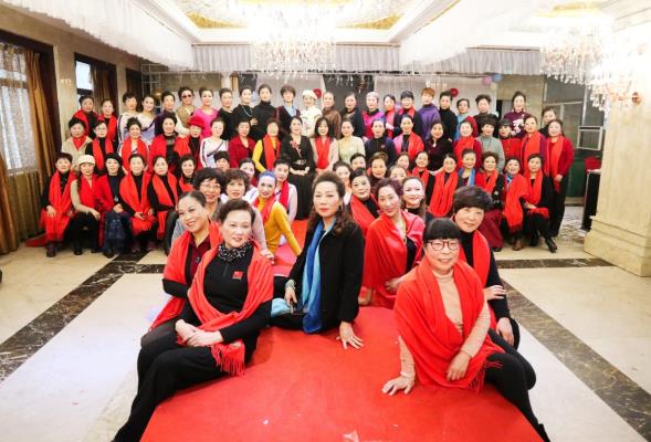 八公山“老年大學摸特藝術團”歡樂年會