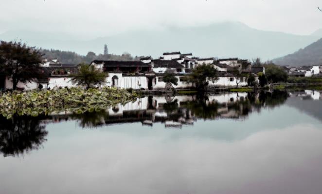 宏村：一幅歲月沁染的畫卷