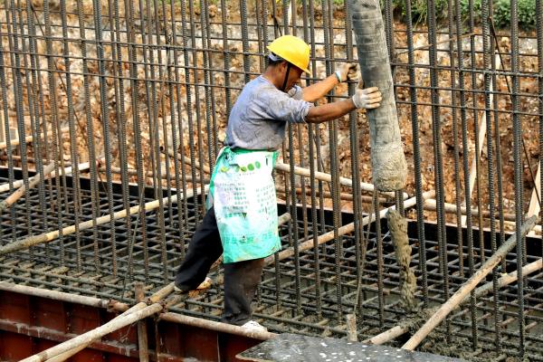 舜耕山過(guò)山通道火熱施工中