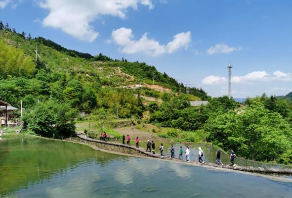 李維煥：閑游道元古村（新韻）