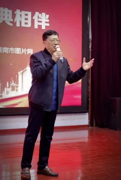 王勝利《祝賀淮南圖網創辦十周年》（七律。藏頭詩）