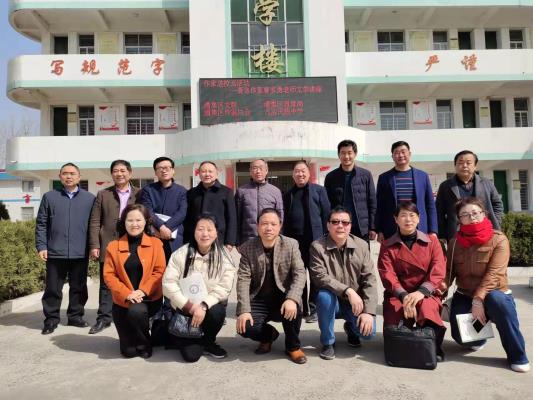潘集區文聯、區教育局聯合舉辦“著名作家進校園”活動