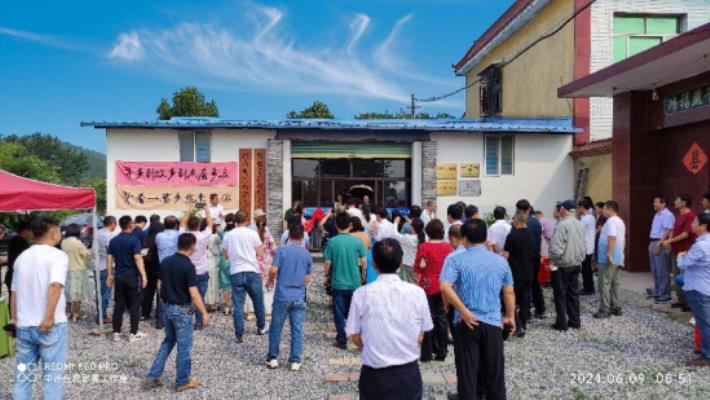 安徽第五屆珍珠泉文學(xué)筆會(huì)暨淮南現(xiàn)代詩(shī)歌名人館揭牌儀式、楊啟運(yùn)詩(shī)歌研討會(huì)成功舉辦