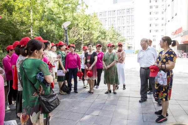 淮南市法治志愿者協(xié)會一大隊 開展交通法規(guī)宣傳