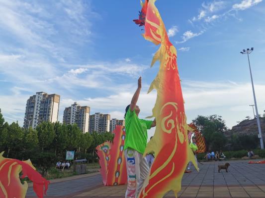 謝區唐家山莊舞龍隊