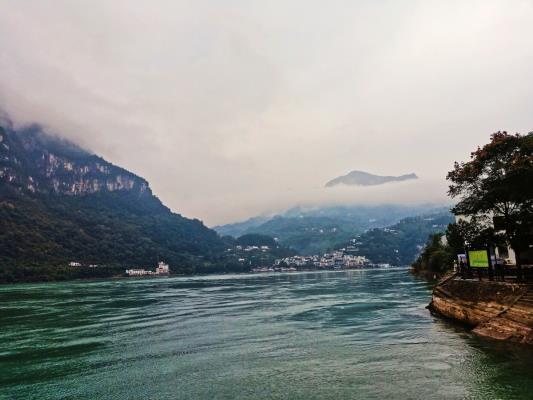 手機隨拍金秋湖北戶助行賞山峽人家秋景