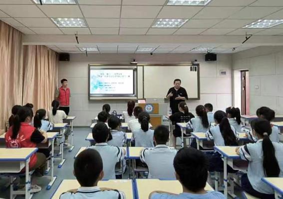 科普進鄉村  點燃青少年科技夢