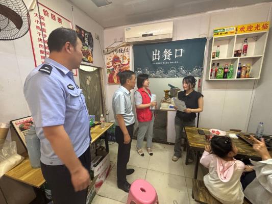高考考點周邊安全宣傳 筑牢護考安全防線