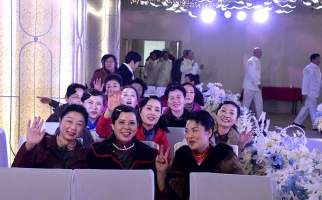 淮南愛樂合唱團、老年大學(xué)聲樂18班、舞蹈形體4班元旦聯(lián)歡