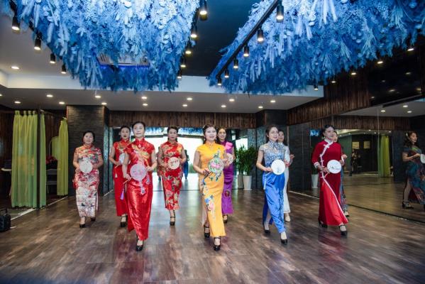 花間堂悅景酒店佳麗云集