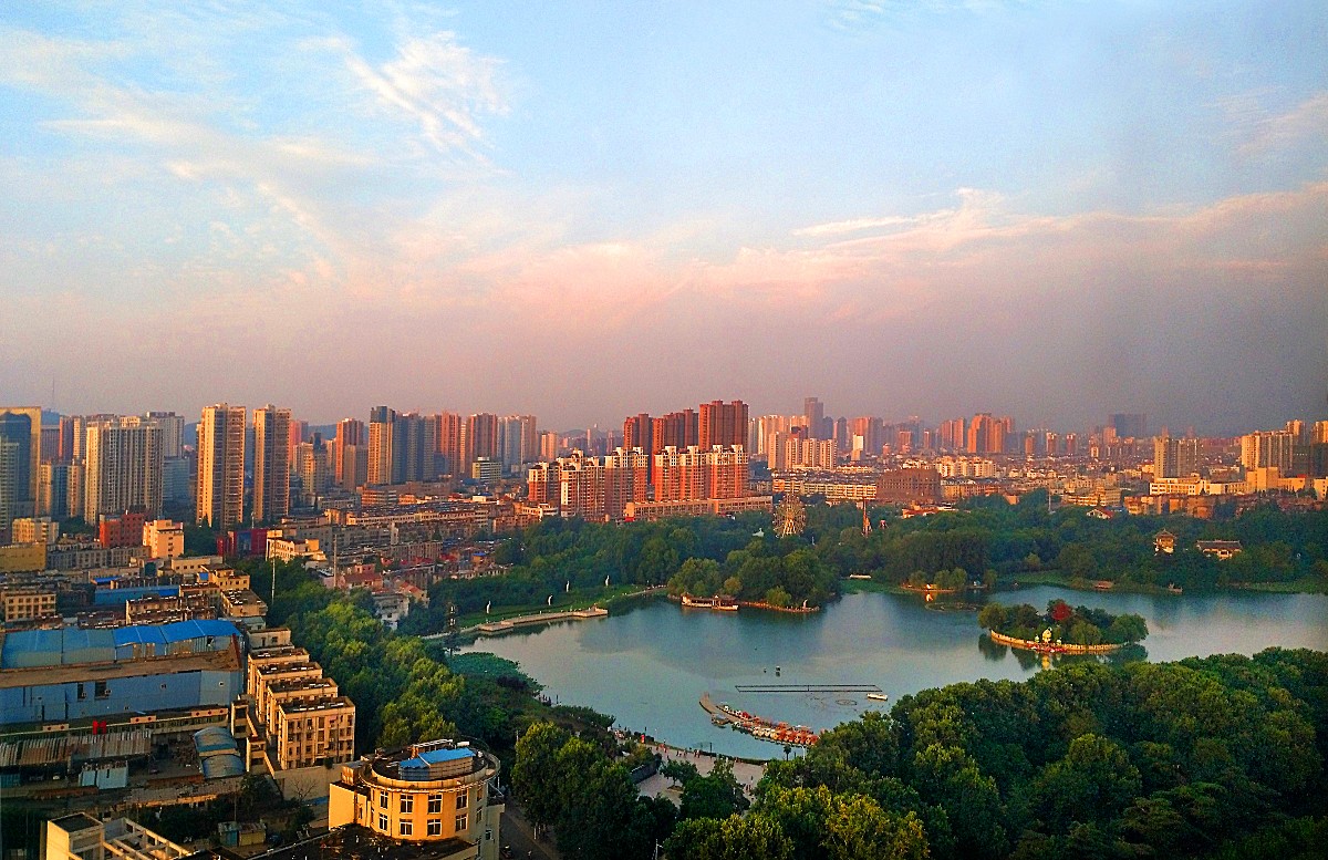 夕照龍湖.jpg