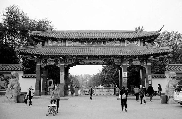 34龍湖公園南門.jpg 34龍湖公園南門.jpg