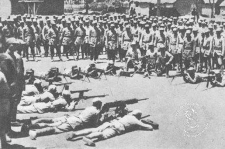 31新四軍在刻苦訓練_副本.jpg