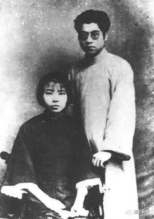 1927年夏明翰與夫人鄭益鍵在漢合影.jpg