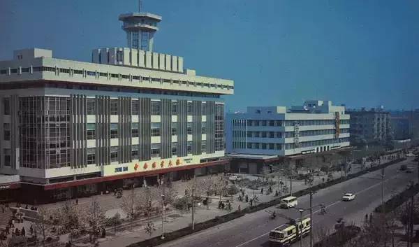 1985年開業的中南商業大樓.jpg