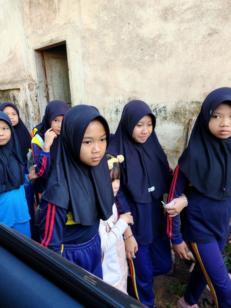 印尼小學生.jpg