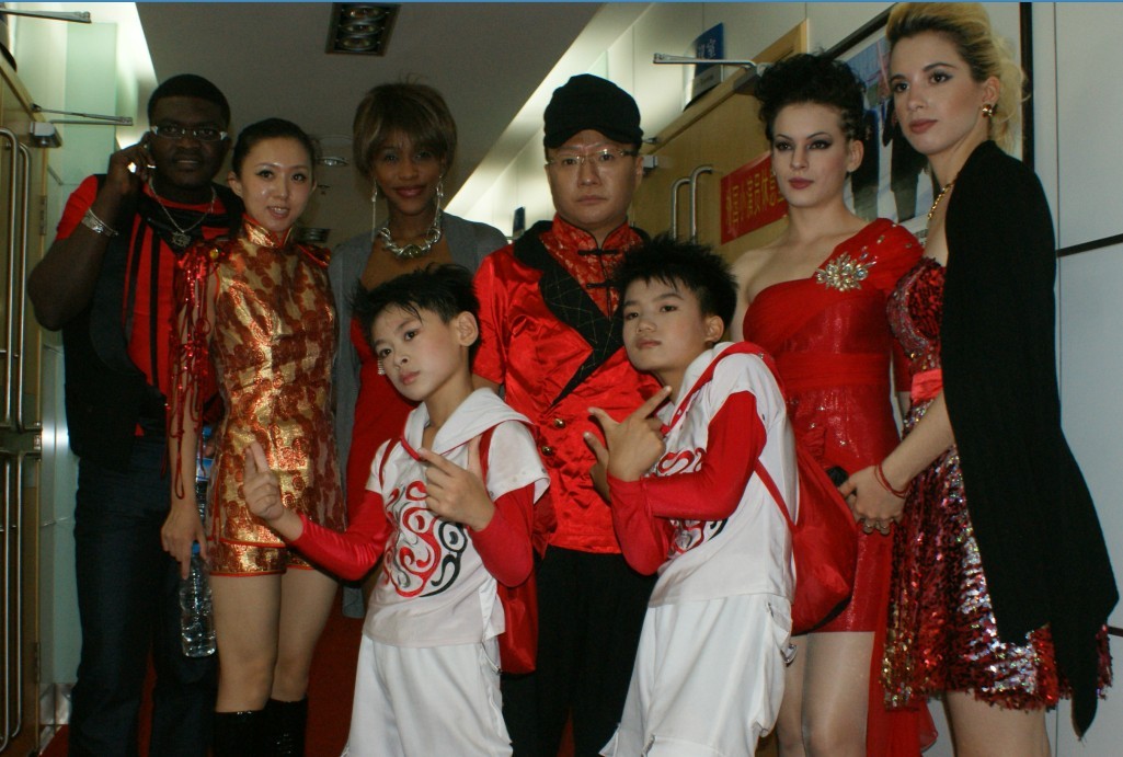 帶你0距離觀看2011少兒藝術(shù)節(jié)閉幕式中外演員