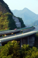 山路彎彎