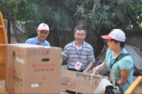 老革命為國(guó)家奉獻(xiàn)一身 志愿者為老人奉獻(xiàn)愛心
