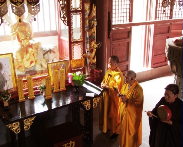 白塔寺盂蘭盆節法會