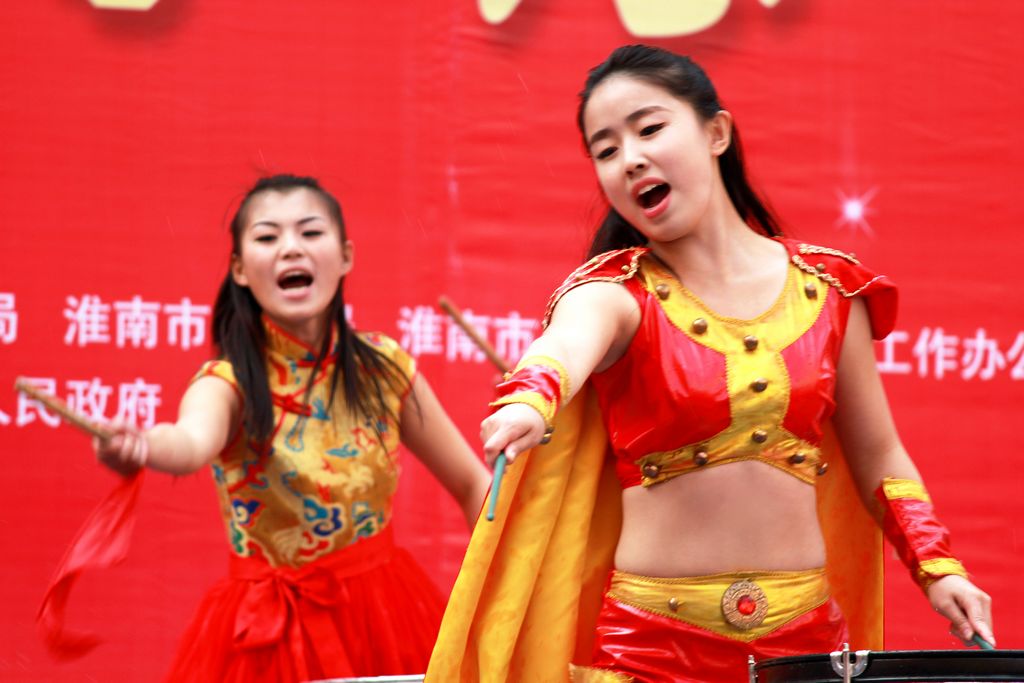 喜迎十八大 大地歡歌2012年淮南市社會文化展示走進基層慰問演出(一)
