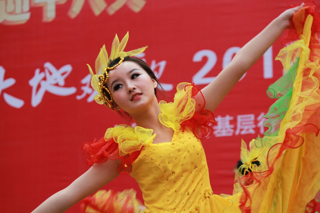喜迎十八大 大地歡歌2012年淮南市社會文化展示走進基層慰問演出(一)