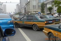 “違章搶道”