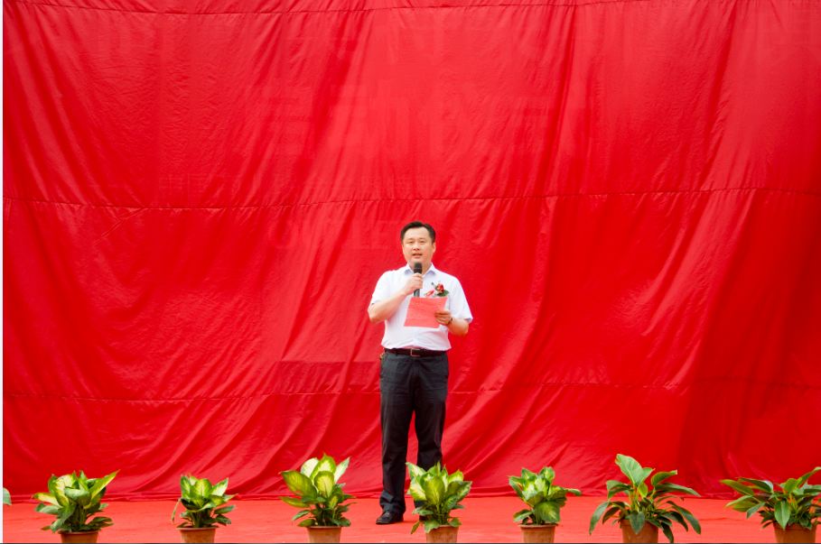新型城鎮(zhèn)化發(fā)展論壇暨奧特萊斯小鎮(zhèn)項(xiàng)目啟動(dòng)儀式