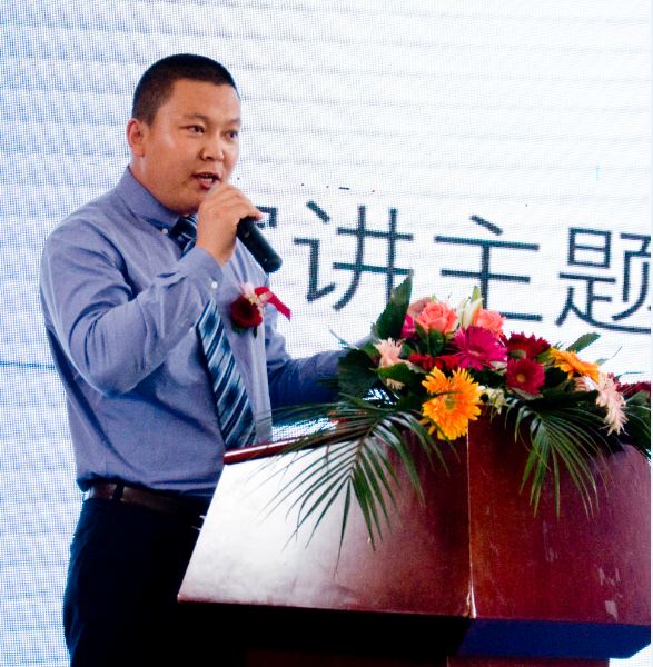新型城鎮(zhèn)化發(fā)展論壇暨奧特萊斯小鎮(zhèn)項(xiàng)目啟動(dòng)儀式