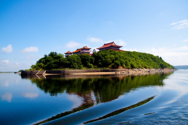 美麗的鏡泊湖
