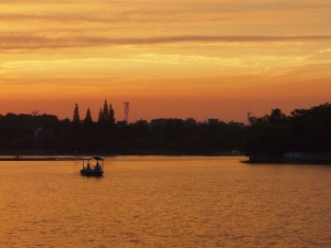 龍湖夕陽